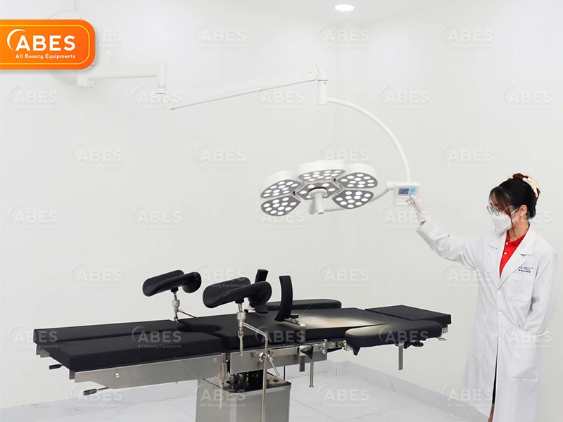 Đèn Phẫu Thuật Treo Tường Petal 5 | ABES Việt Nam