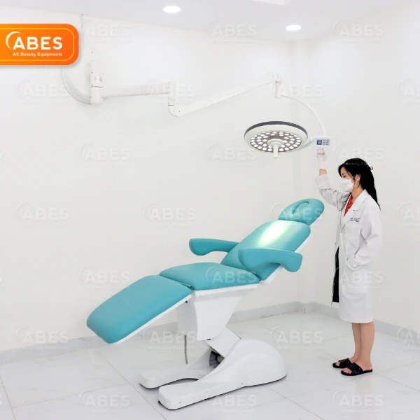 Đèn mổ treo tường - Giải pháp giải phóng không gian sàn cho phòng khám