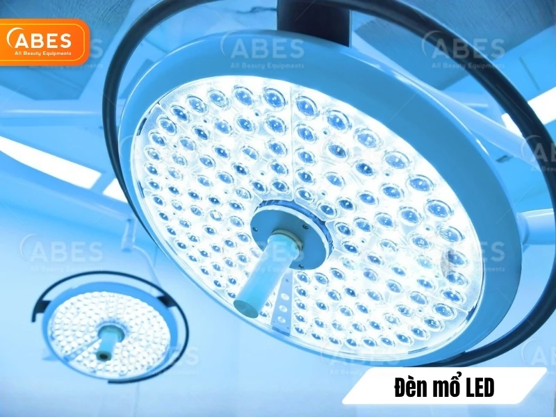Đèn phẫu thuật LED hiện đại với đa bóng LED nhỏ, hạn chế tối đa hiện tượng hắt bóng